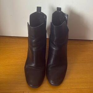 Cole Haan Round Toe Leather Block Heel Boots – Size 9